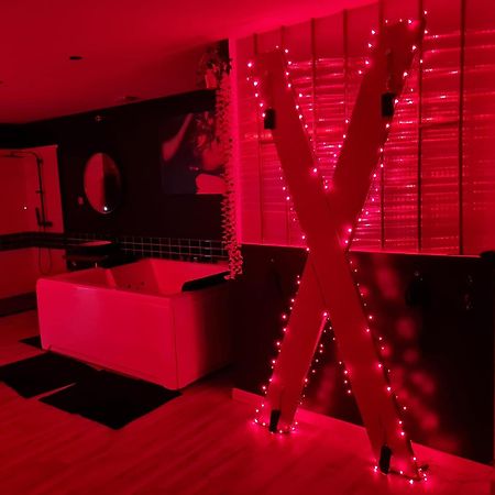 Nuit Insolite-Room Love Saint-Germain  Exterior foto