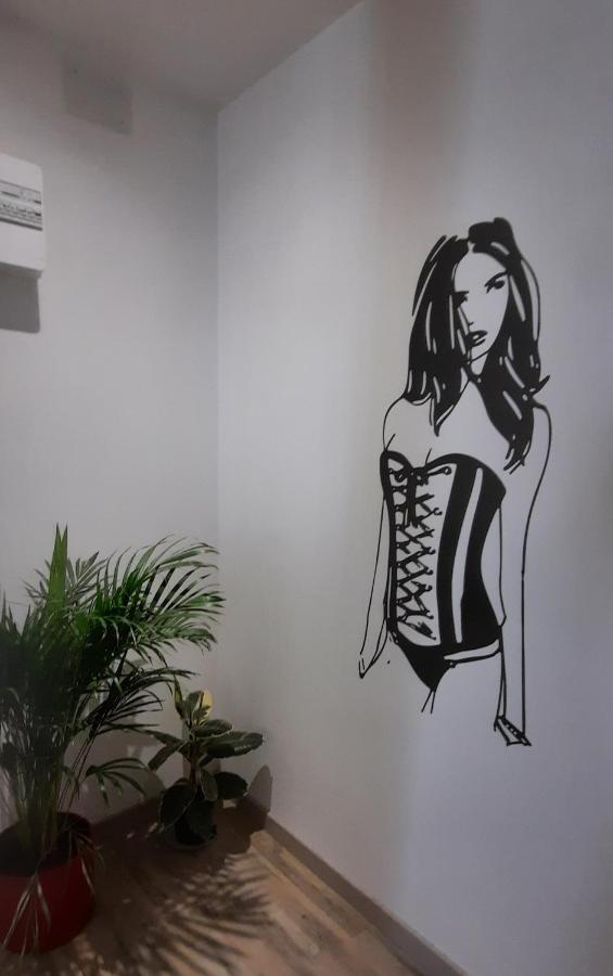 Nuit Insolite-Room Love Saint-Germain  Exterior foto