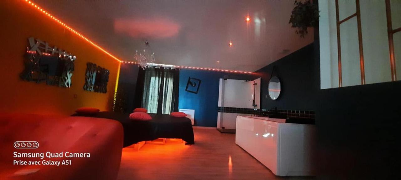 Nuit Insolite-Room Love Saint-Germain  Exterior foto