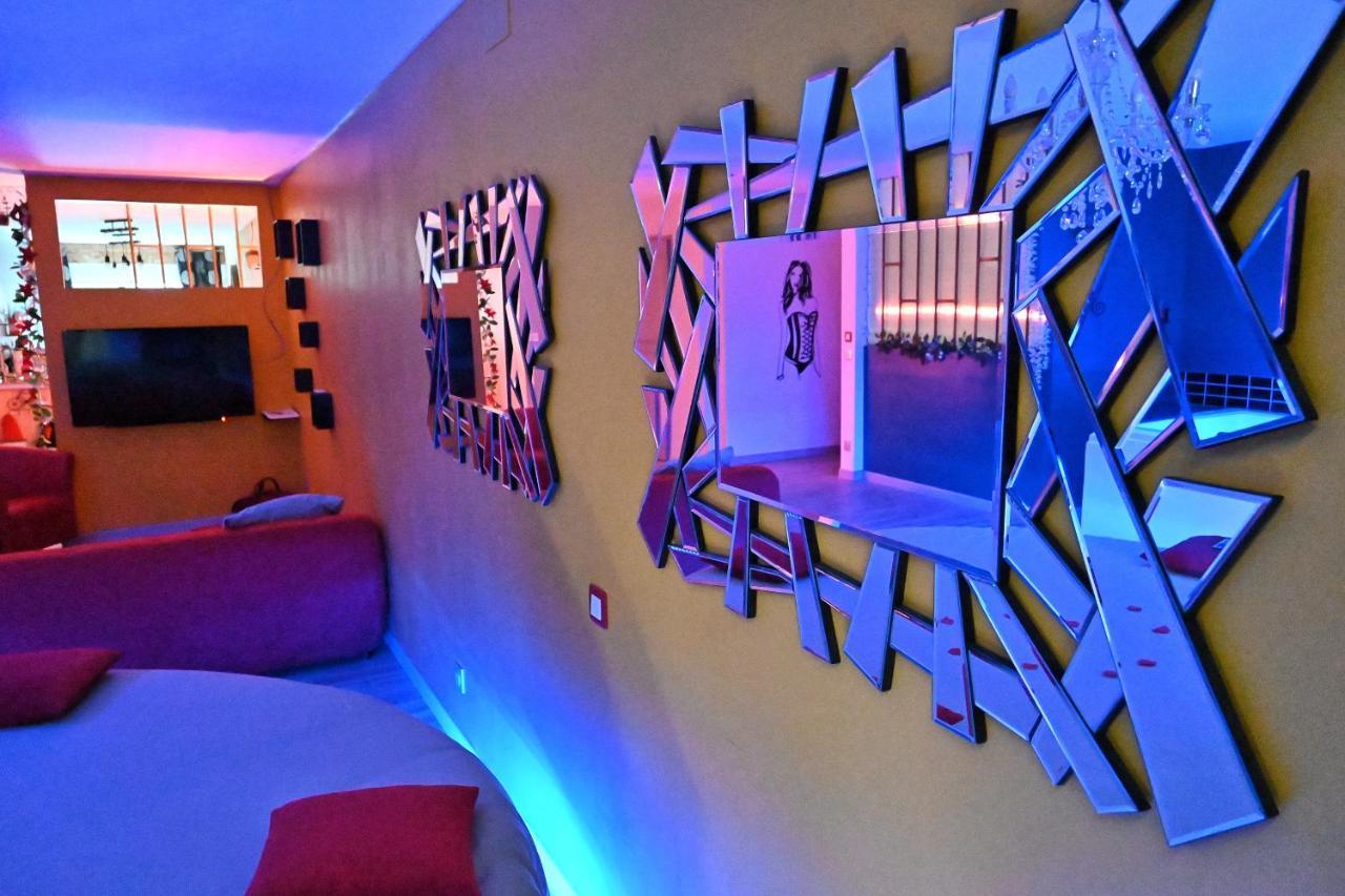 Nuit Insolite-Room Love Saint-Germain  Exterior foto